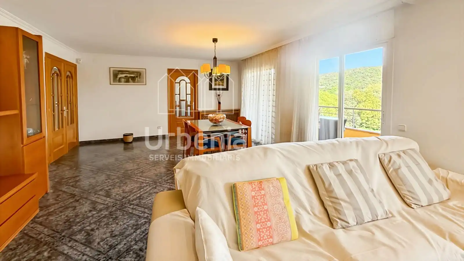 Living room of Flat for sale in Sant Cebrià de Vallalta  with Air Conditioner, Heating and Terrace
