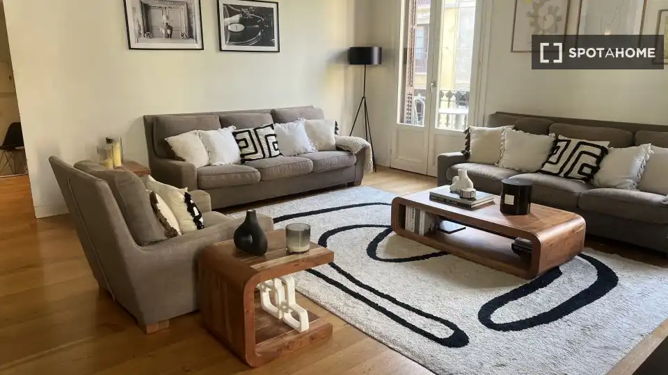 Fotografía del inmueble reportado: 4.799 €/mes — Piso con terraza en alquiler en Ciutat Vella, Barcelona