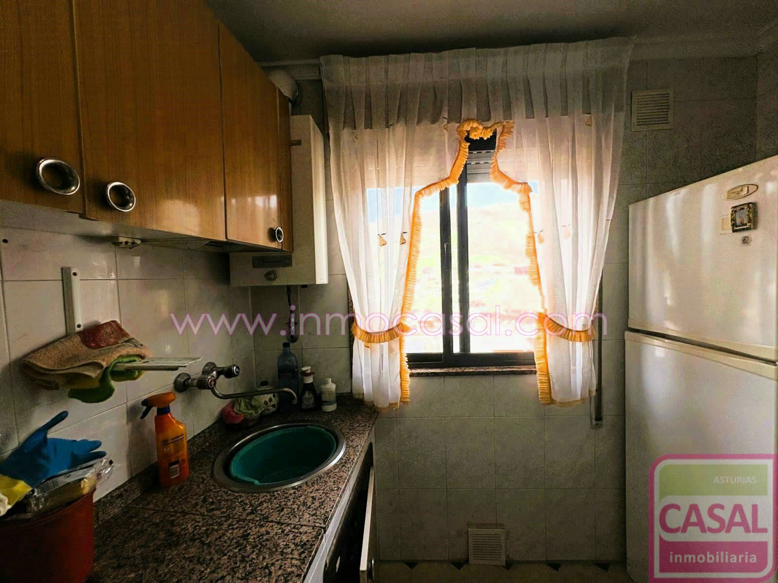 Cocina de Casa o chalet en venta en Mieres (Asturias) con Calefacción, Terraza y Amueblado