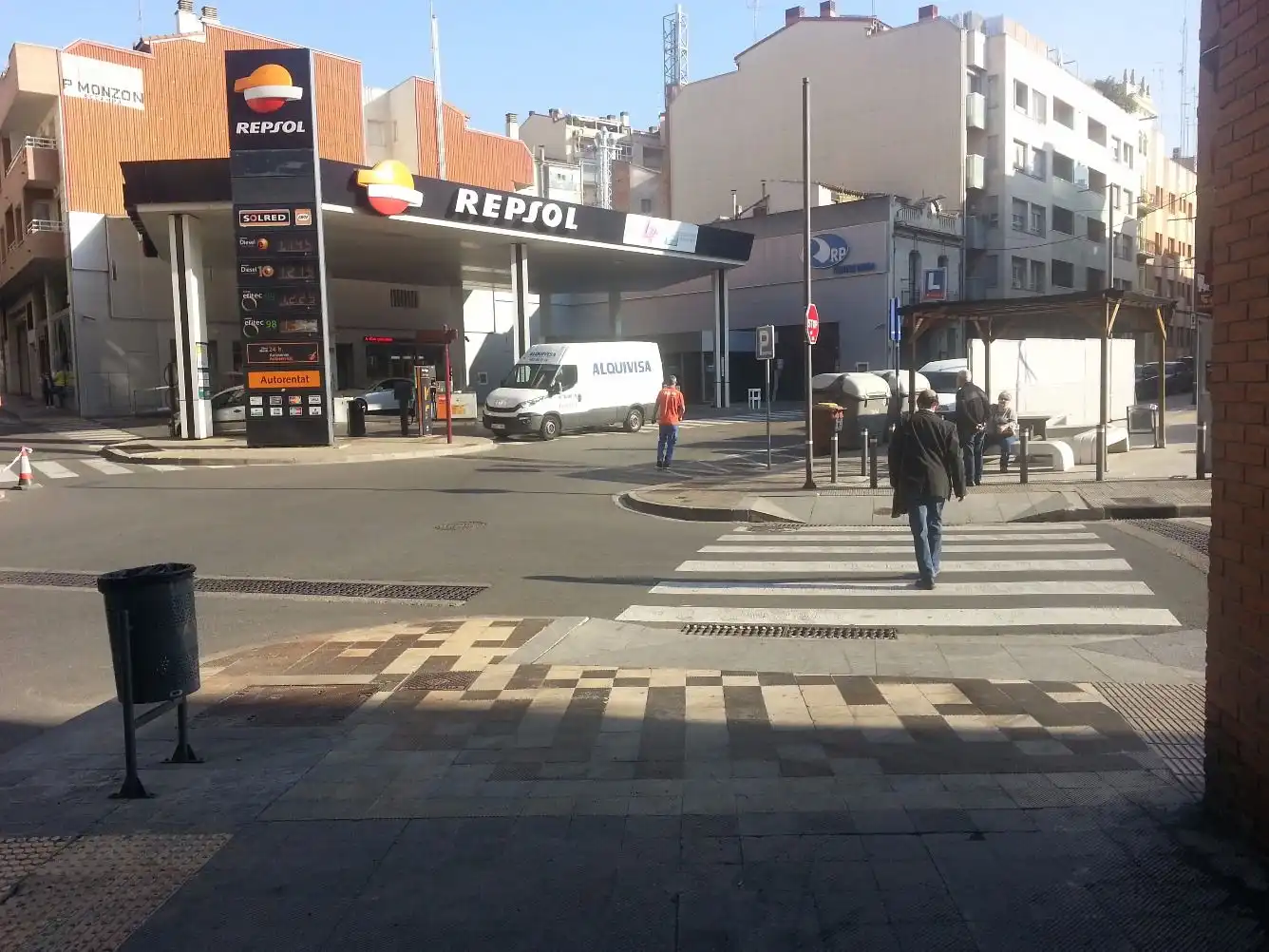 Außenansicht von Geschaftsraum zur Miete in Lleida mit Klimaanlage und Heizung