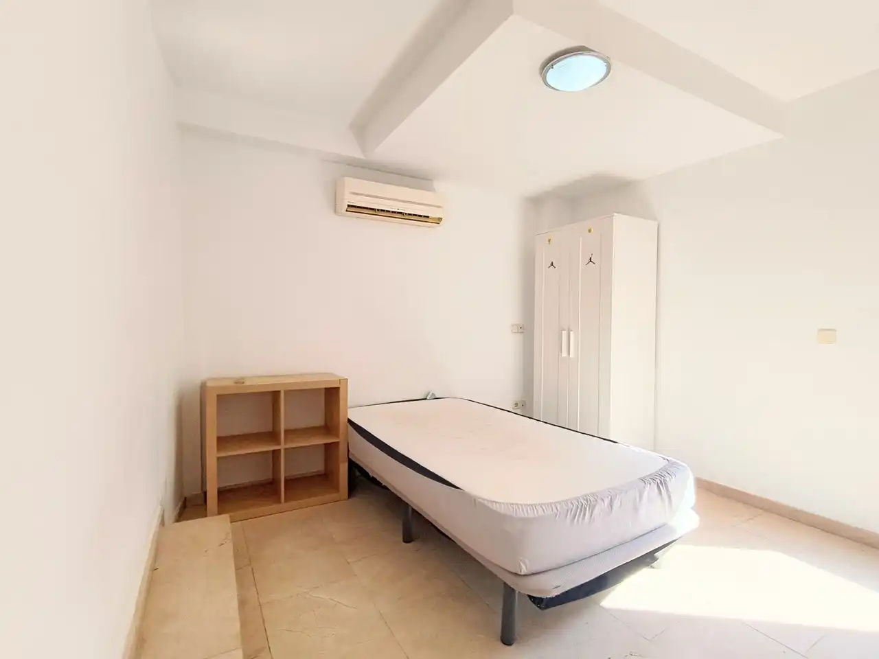 Flat for rent in ROSA MENENDEZ, Berruguete