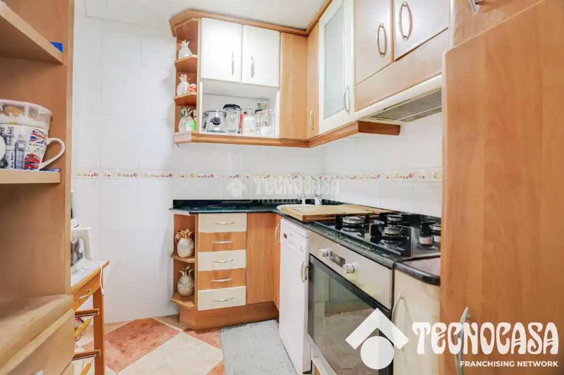 Küche von Wohnung zum Verkauf in Badalona mit Klimaanlage und Balkon