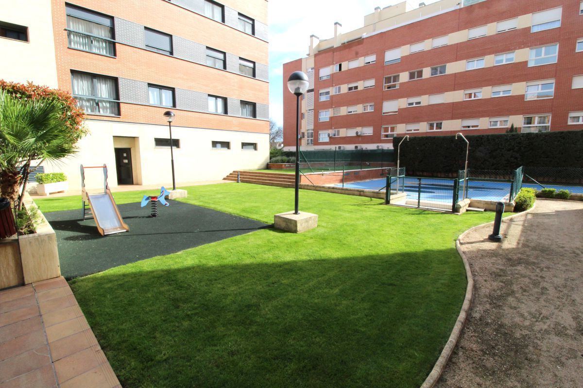 Jardí de Apartament de lloguer en Ciudad Real Capital amb Aire condicionat i Calefacció