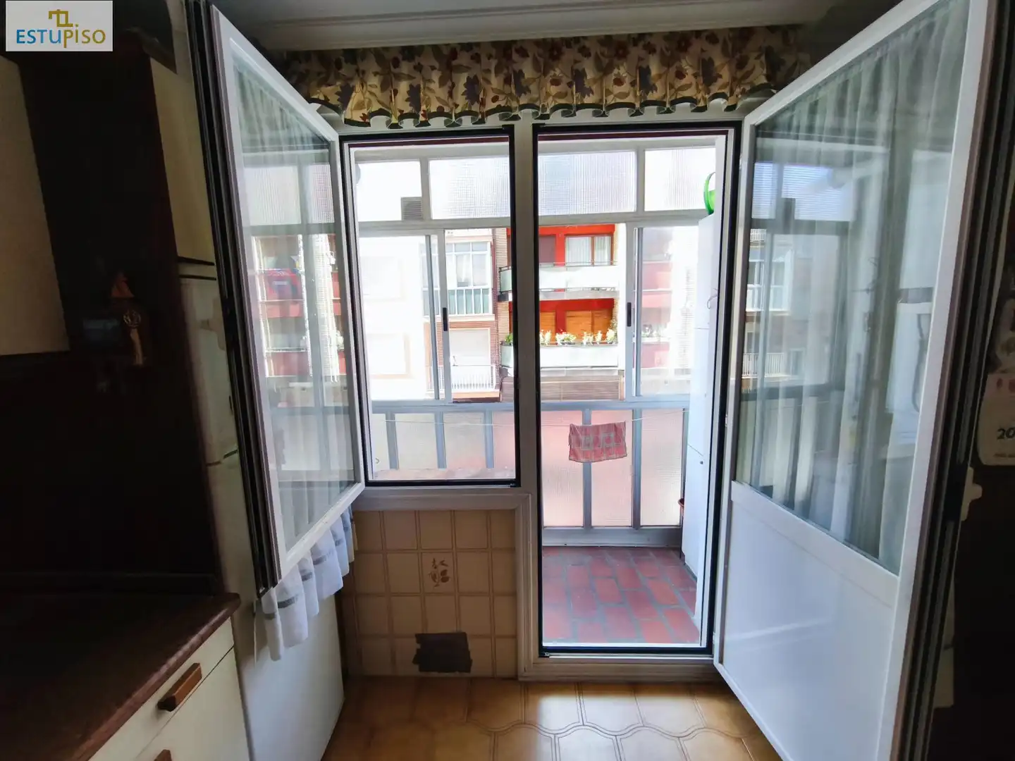 Habitación de Piso en venta en Vitoria - Gasteiz con Calefacción, Parquet y Terraza