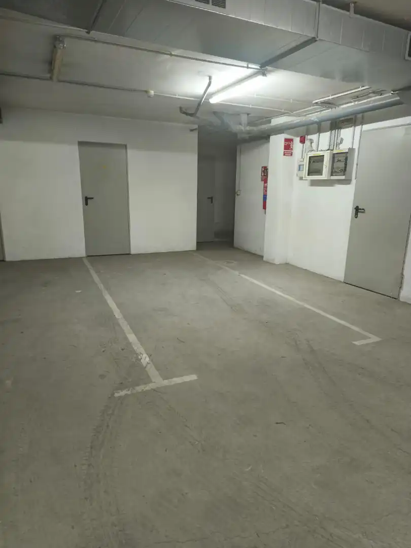 Einzelparkplatz zum Verkauf in Carrer de Girona, imagen 2