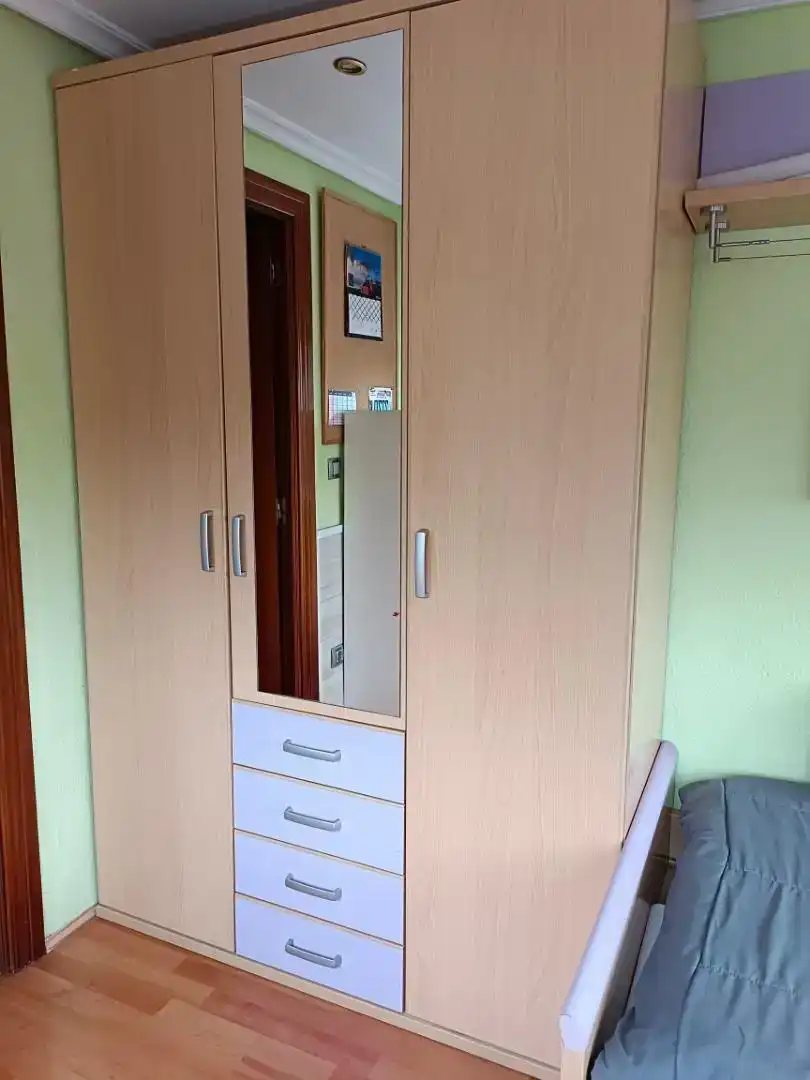 Dormitori de Casa adosada en venda en Mieres (Asturias) amb Balcó