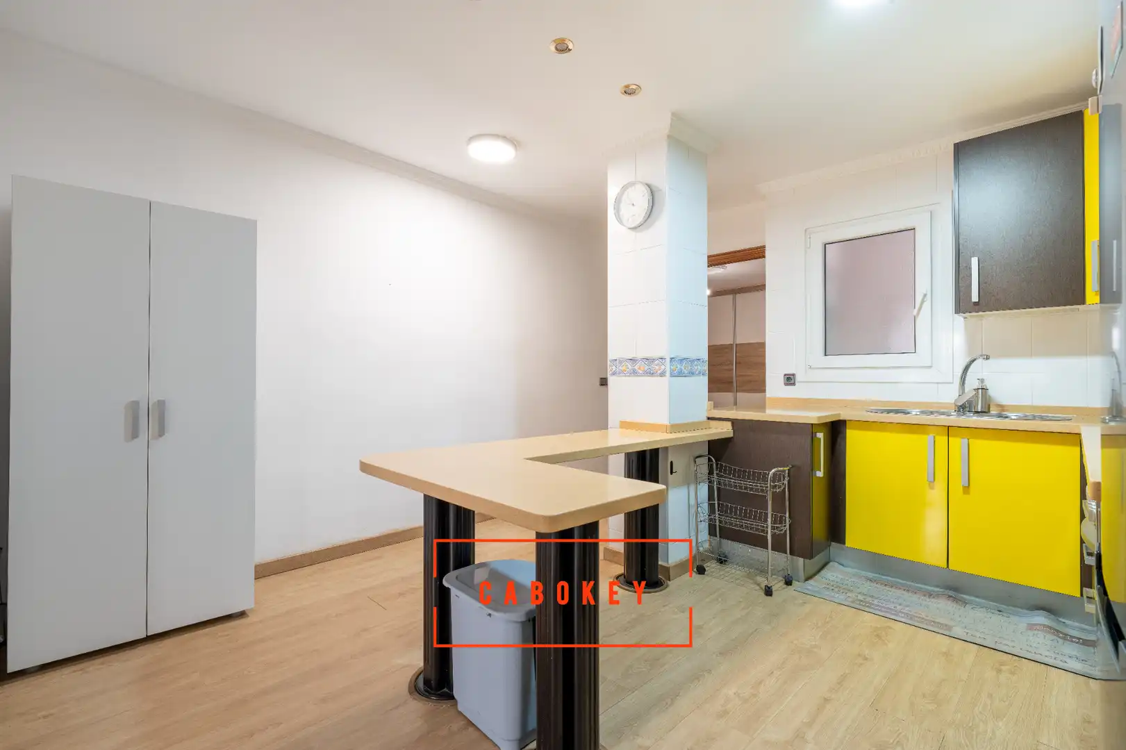 Cocina de Piso en venta en Almería con Aire acondicionado, Calefacción y Amueblado