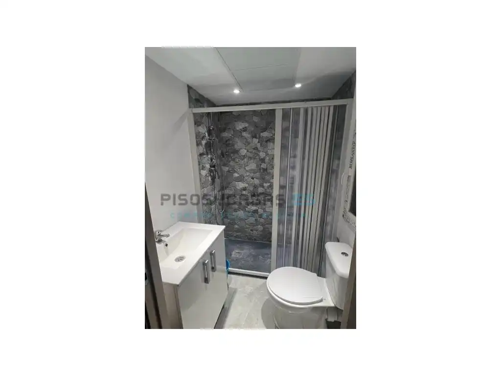 Baño de Piso en venta en Chelva