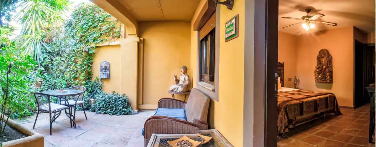 Terraza de Edificio en venta en Estepona con Alarma y Piscina comunitaria