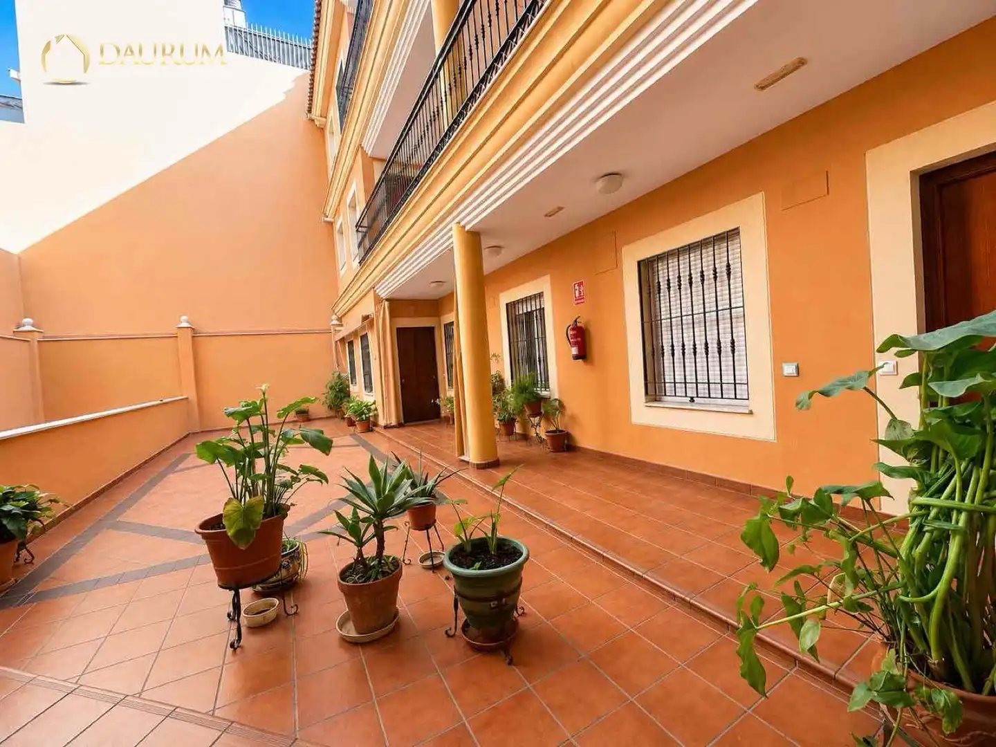 Vista exterior de Piso en venta en Dos Hermanas con Aire acondicionado, Calefacción y Amueblado