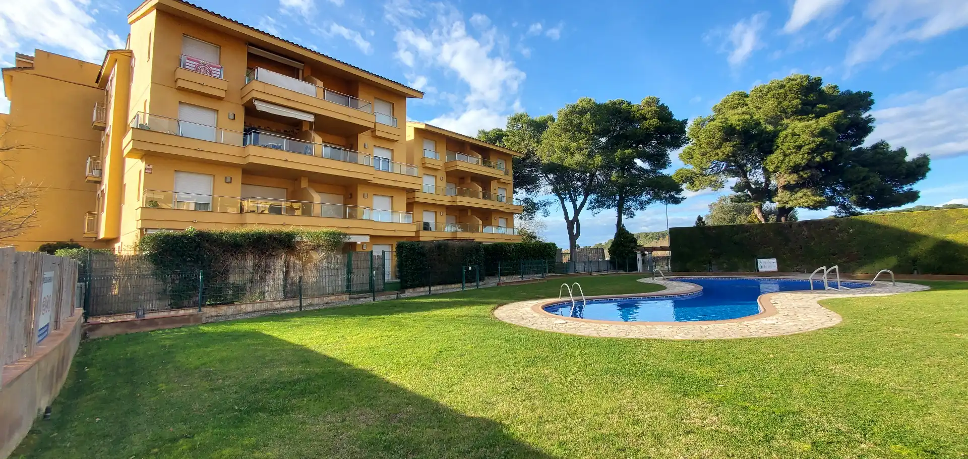 Exterior view of Apartments for sale in L'Escala  with Air Conditioner, Heating and Terrace