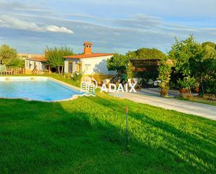 Jardí de Casa o xalet en venda en Cáceres Capital amb Aire condicionat, Traster i Moblat