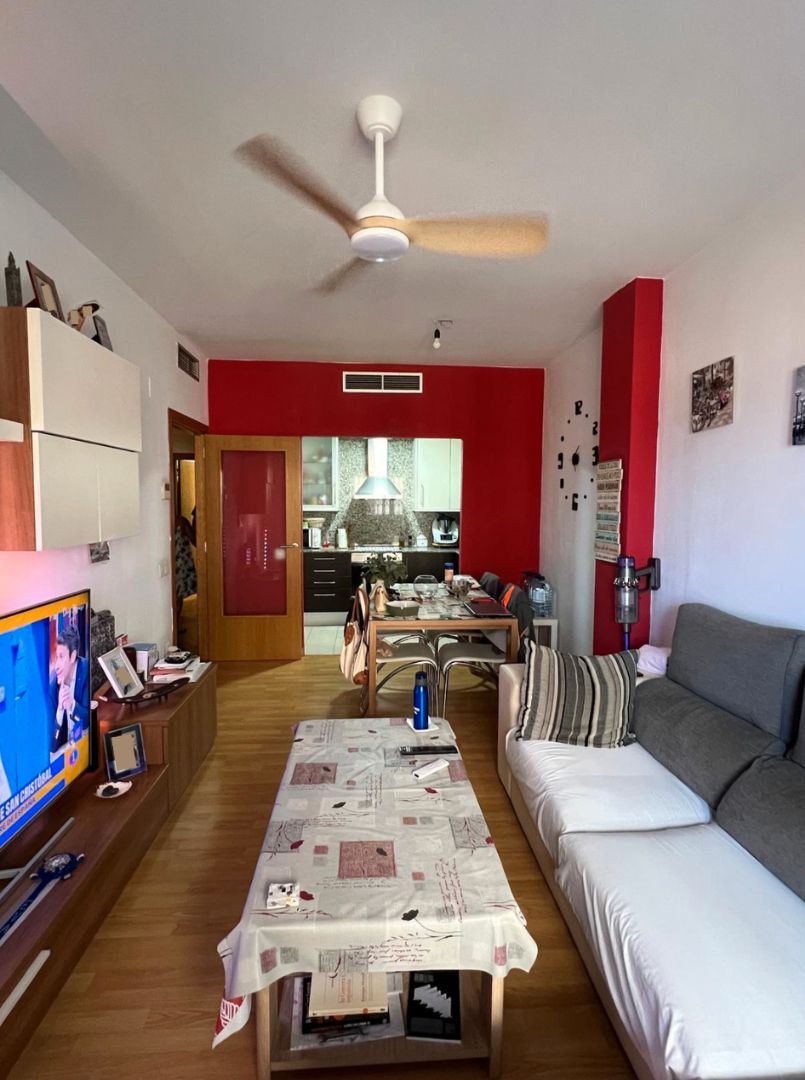 Sala d'estar de Pis en venda en  Tarragona Capital amb Parquet, Terrassa i Moblat