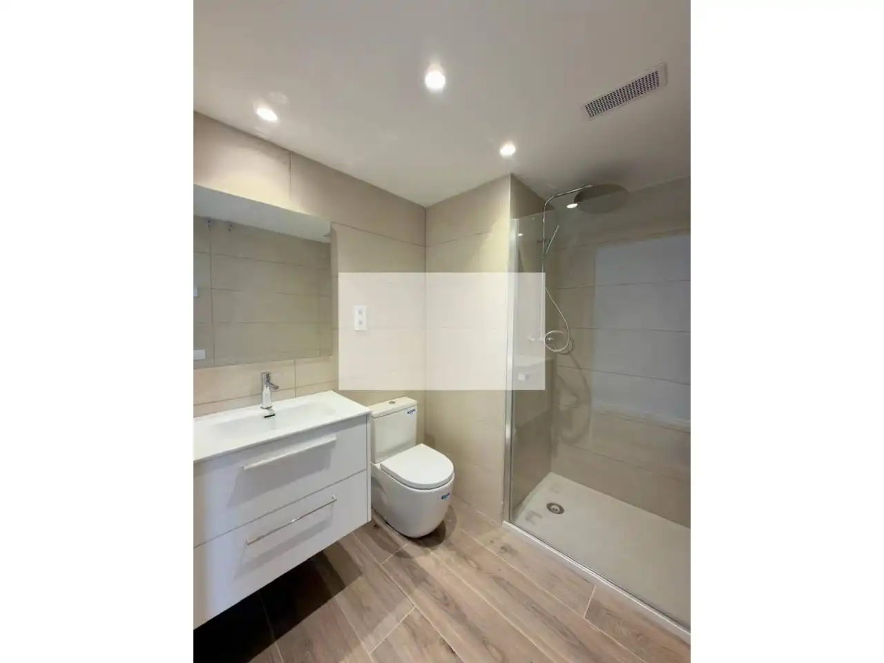 Baño de Dúplex de alquiler en Sabadell con Aire acondicionado, Calefacción y Parquet