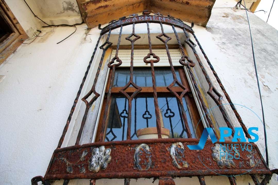 Terrassa de Casa o xalet en venda en Torrelavega  amb Jardí privat