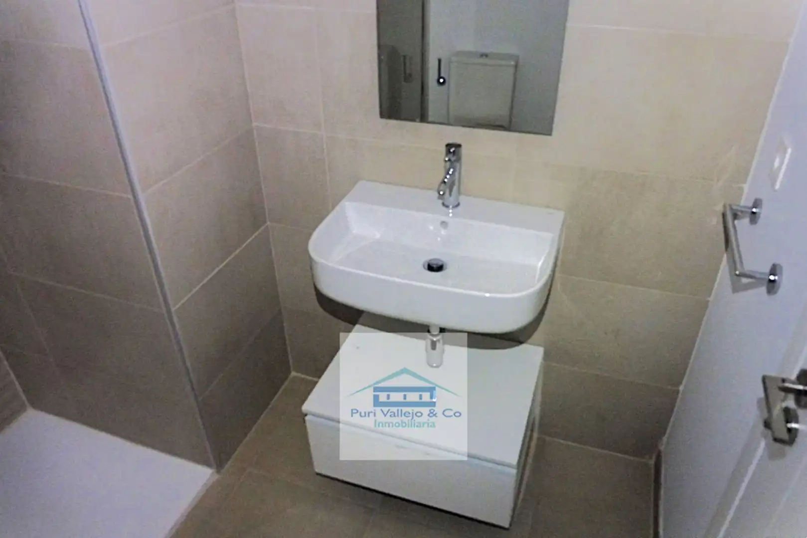 Baño de Piso de alquiler en Córdoba con Aire acondicionado, Terraza y Trastero