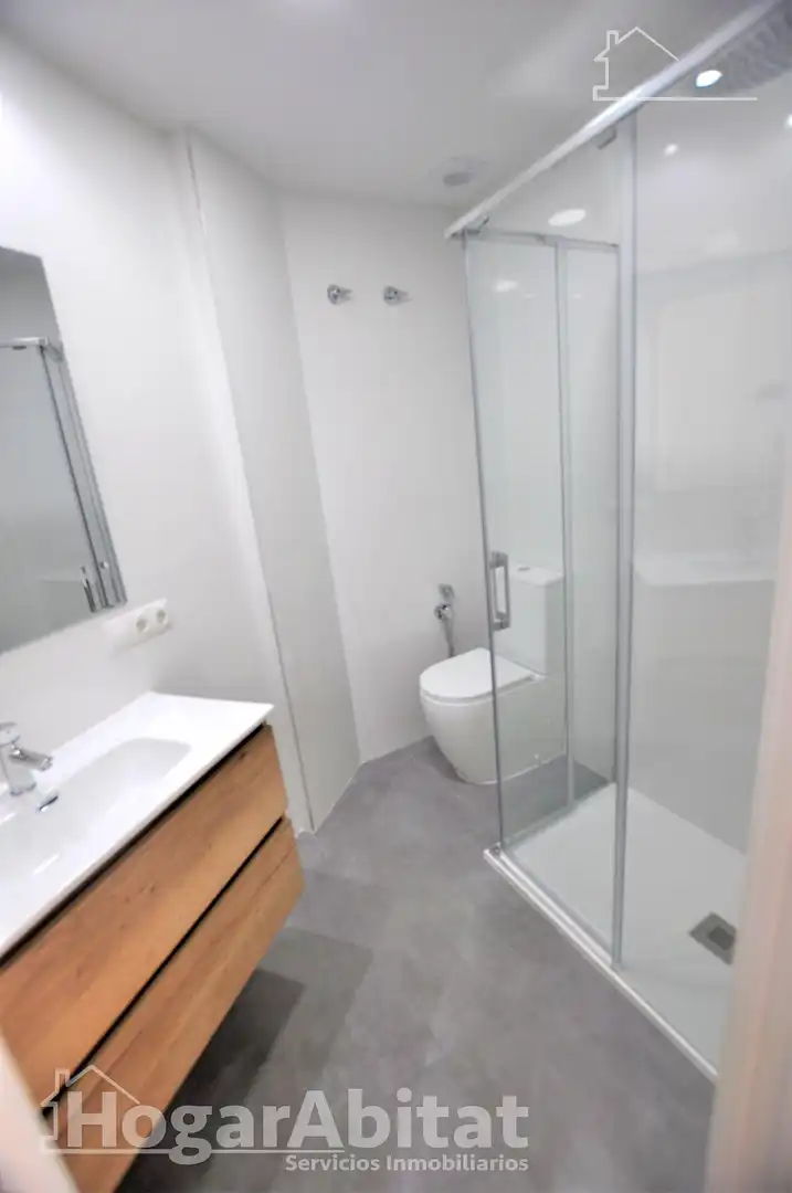 Baño de Piso en venta en Valencia con Balcón