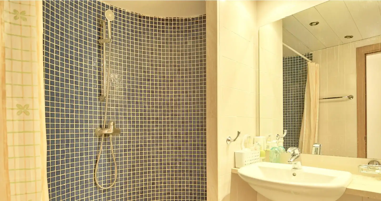 Baño de Piso en venta en Castell d'Aro, Platja d'Aro i s'Agaró con Aire acondicionado, Calefacción y Terraza
