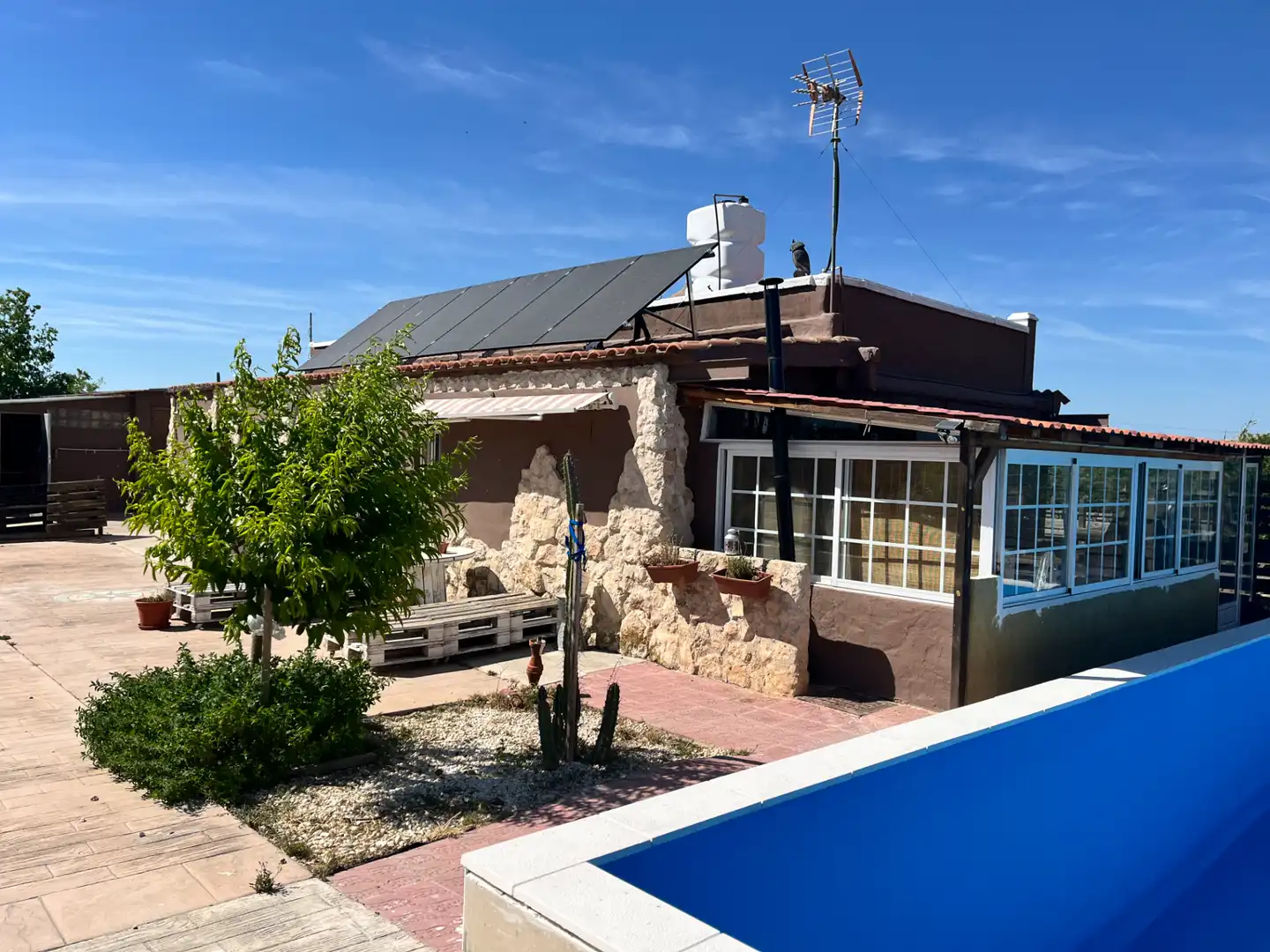 Vista exterior de Casa o chalet en venta en Pinseque con Calefacción, Jardín privado y Piscina