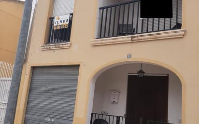 Vista exterior de Casa o xalet en venda en Villena amb Terrassa i Balcó