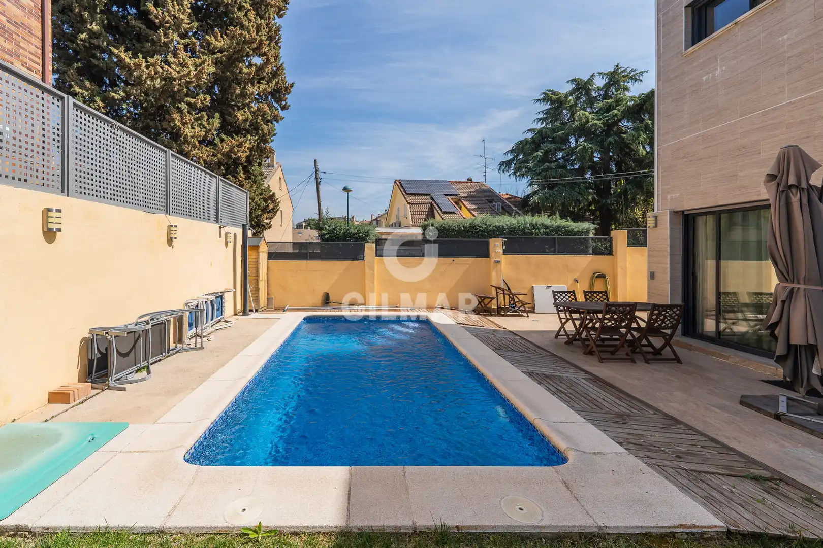 Piscina de Casa adosada en venda en Pozuelo de Alarcón amb Calefacció, Jardí privat i Piscina