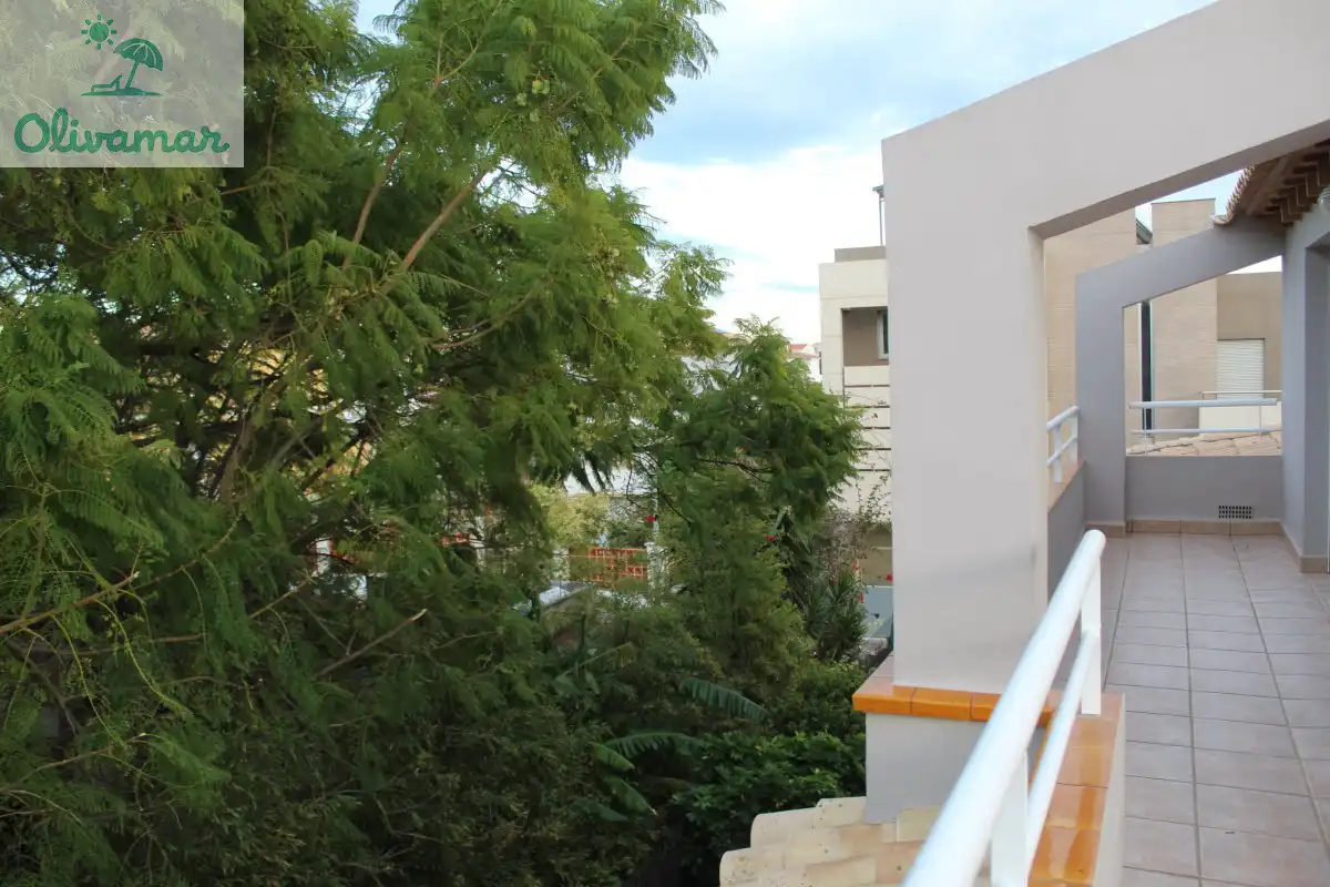 Terrassa de Casa o xalet en venda en Oliva amb Moblat