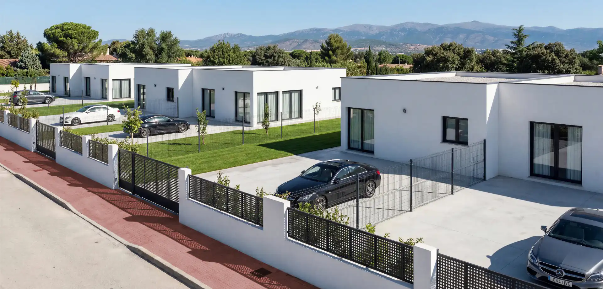Vista exterior de Casa adosada en venta en El Espinar con Calefacción, Jardín privado y Terraza