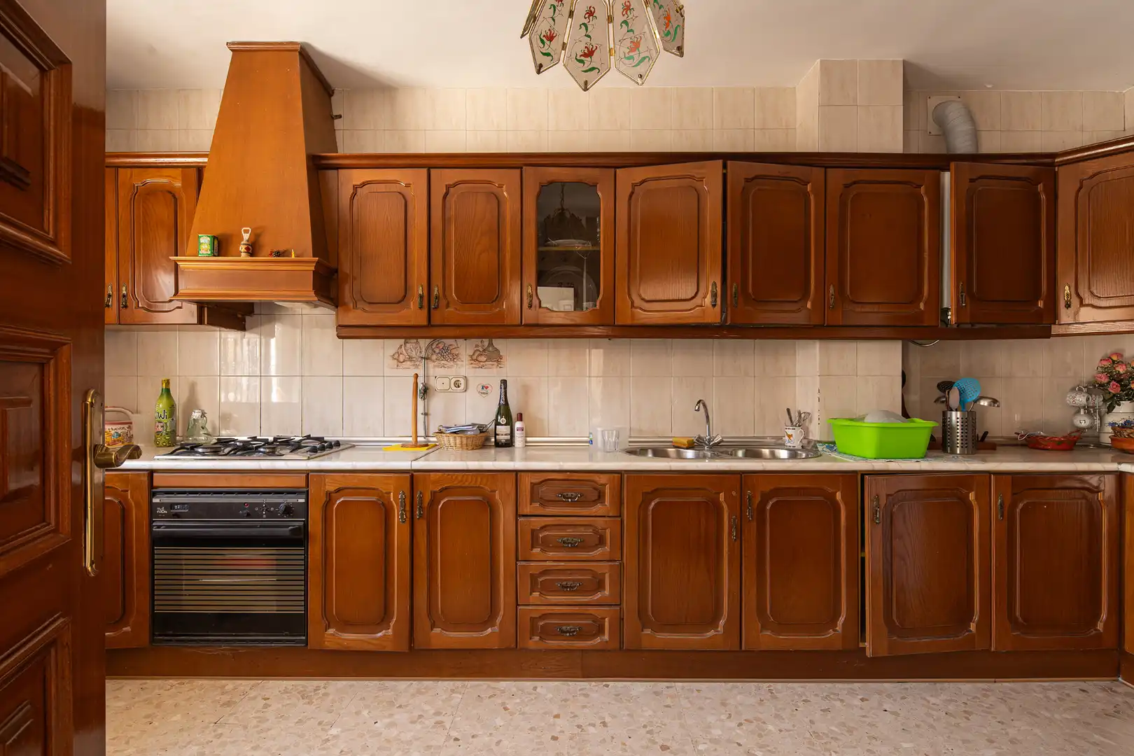Küche von Einfamilien-Reihenhaus zum Verkauf in Granada mit Klimaanlage, Privatgarten und Terrasse