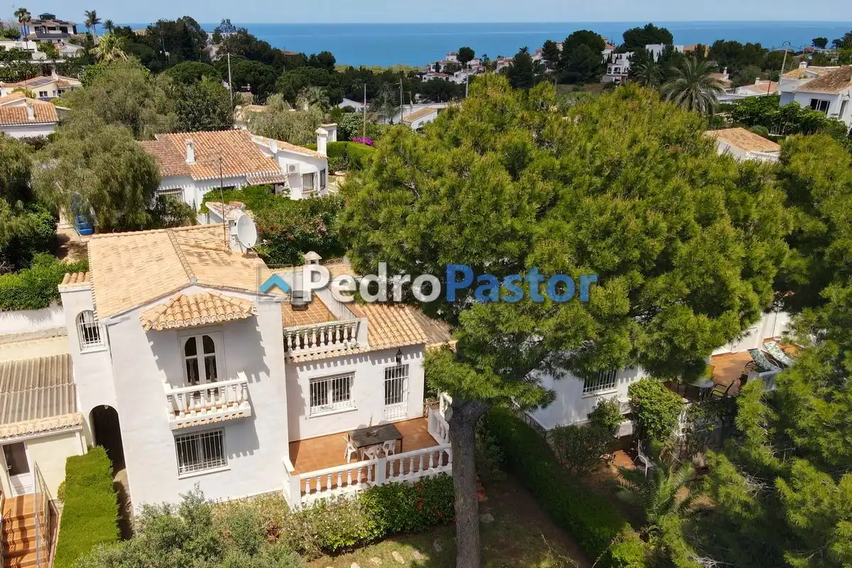 Vista exterior de Casa o chalet en venta en Dénia con Aire acondicionado, Calefacción y Jardín privado