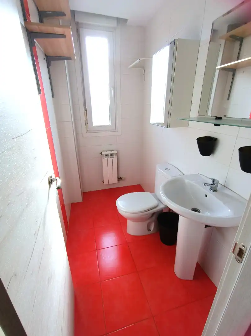 Bathroom of Duplexes for rent in Numancia de la Sagra  with Air Conditioner, Oven and Washing machine