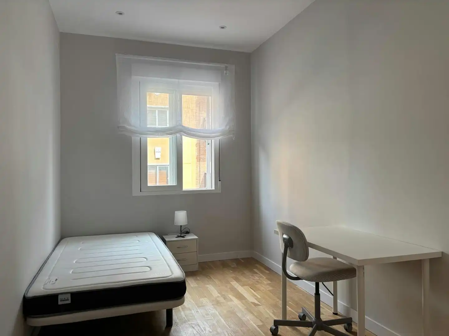 Bedroom of Flat for rent in Madrid  with Heating, Furnished and Washing machine
