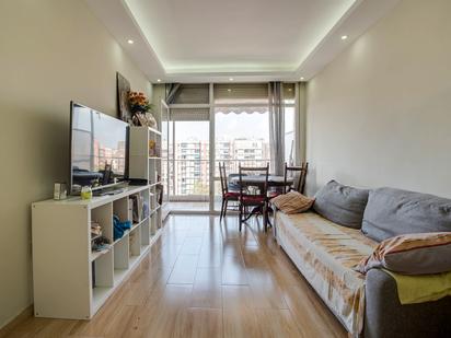 Living room of Flat for sale in  Barcelona Capital  with Balcony