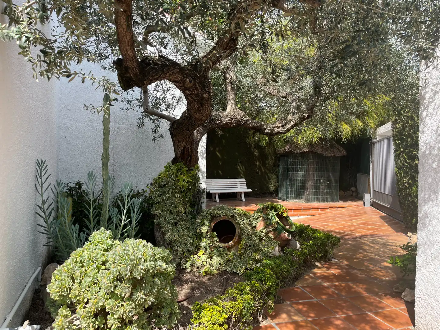 Detached house with pool for sale in Carrer Anglada Camarasa 1, imagen 3