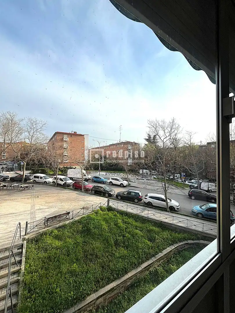 Vista exterior de Piso en venta en Madrid con Calefacción y Terraza