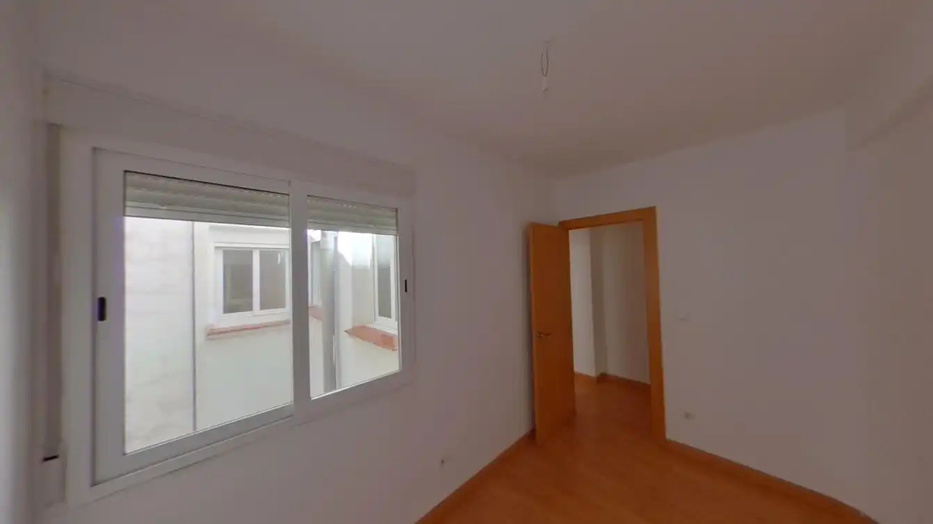 Habitación de Piso en venta en Zaragoza con Horno y Balcón
