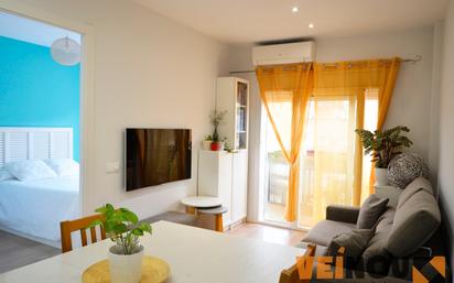 Living room of Flat for sale in  Barcelona Capital  with Air Conditioner, Heating and Parquet flooring