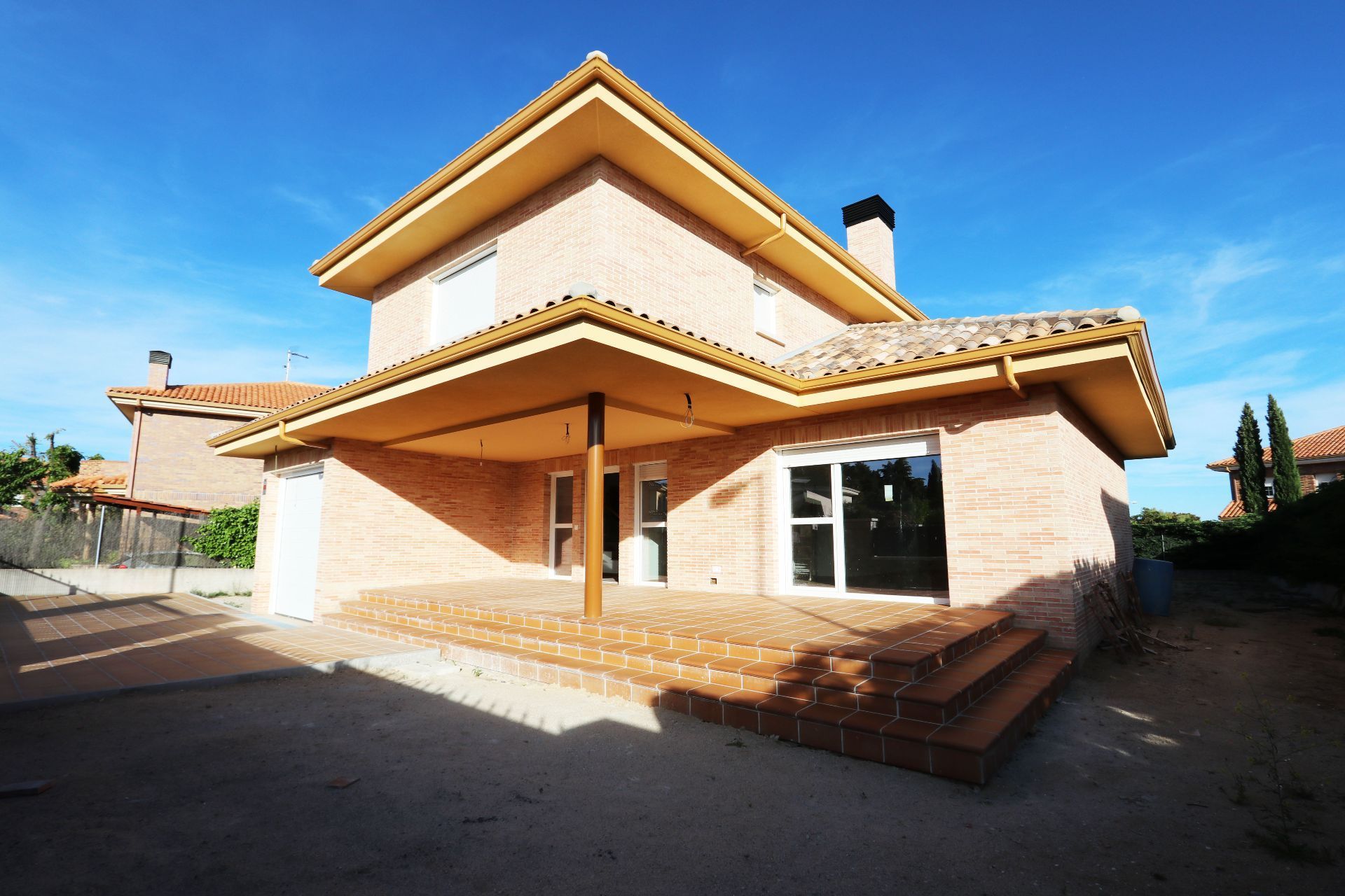 Vista exterior de Casa o xalet de lloguer en Colmenarejo amb Calefacció, Jardí privat i Terrassa