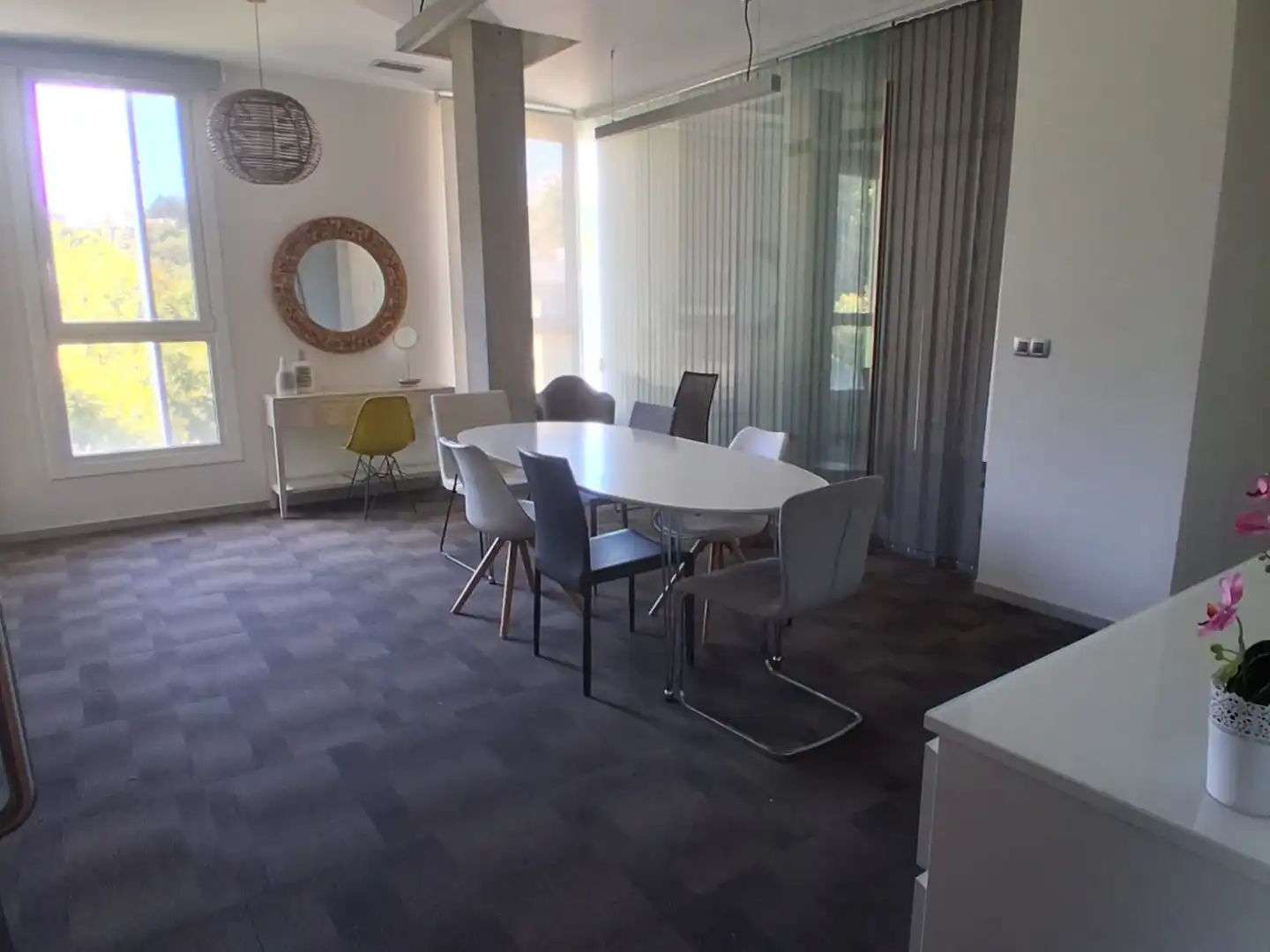 Esszimmer von Büro zur Miete in Amara - Berri