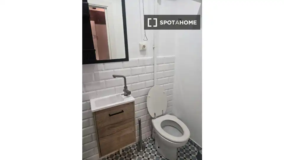 Bany de Apartament per a compartir en Barcelona amb Aire condicionat, Terrassa i Moblat