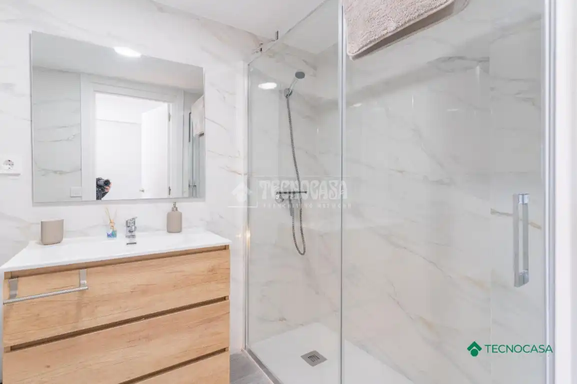 Bathroom of Flat for sale in Roquetas de Mar  with Heating, Terrace and Balcony