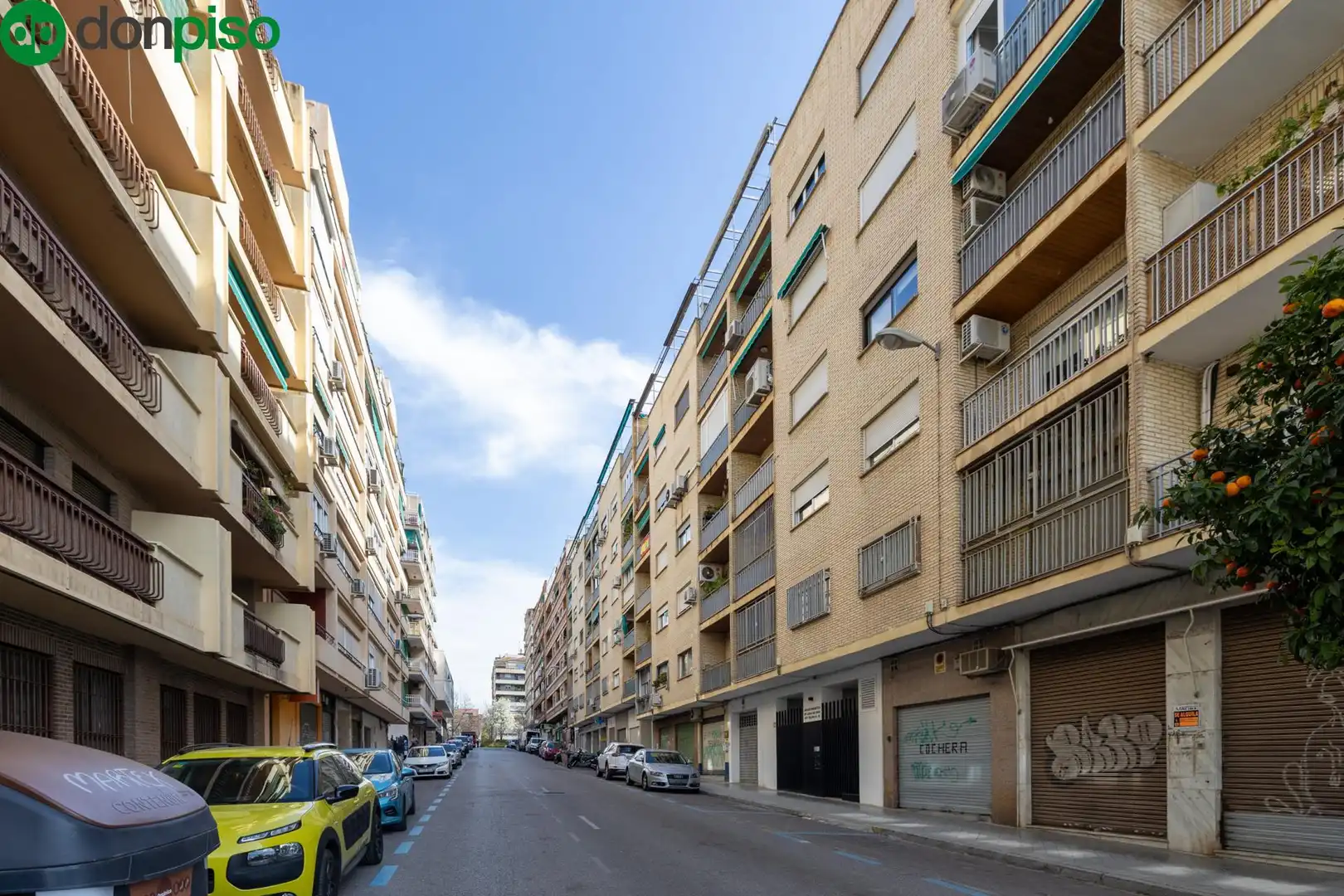 Vista exterior de Apartament en venda en  Granada Capital amb Calefacció