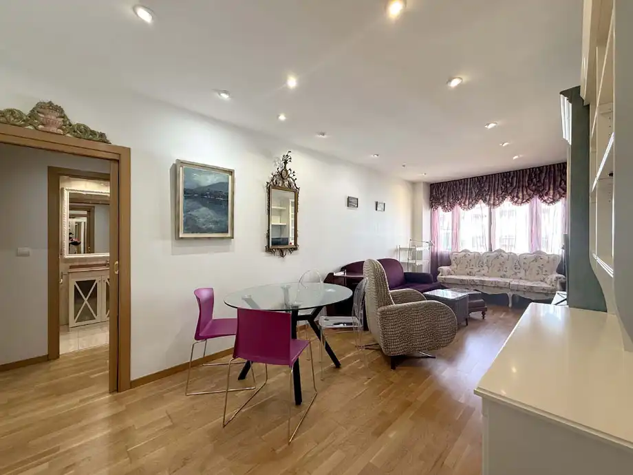 Sala de estar de Piso en venta en Vitoria - Gasteiz con Calefacción y Trastero