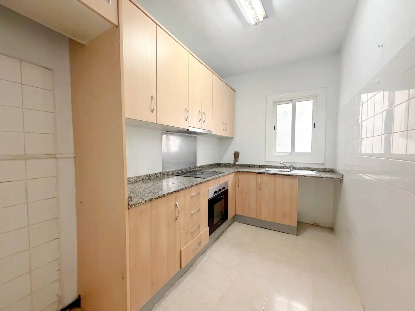 Cocina de Ático en venta en L'Hospitalet de Llobregat