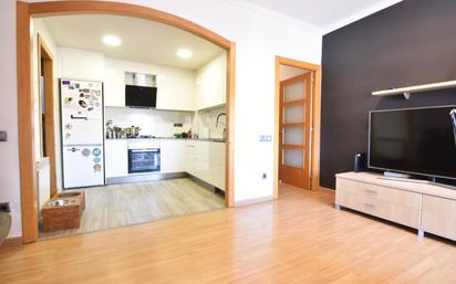 Living room of Flat for sale in Barberà del Vallès  with Air Conditioner, Heating and Parquet flooring