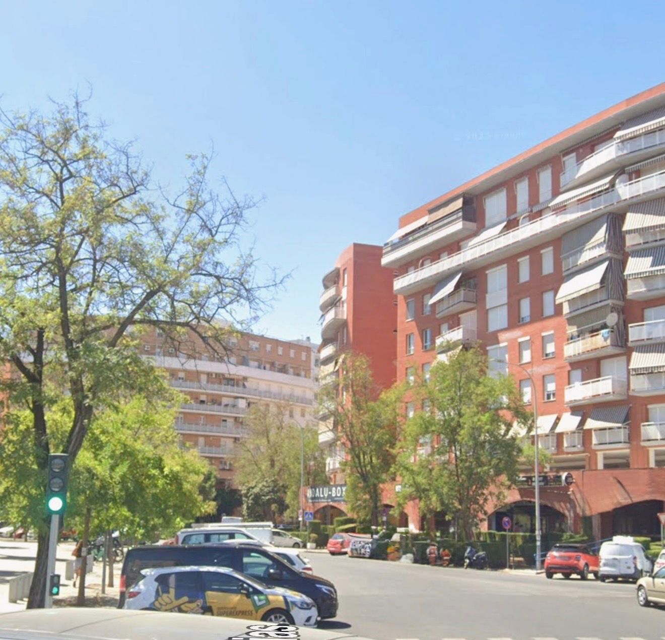 Vista exterior de Local de lloguer en  Sevilla Capital amb Aire condicionat, Calefacció i Parquet