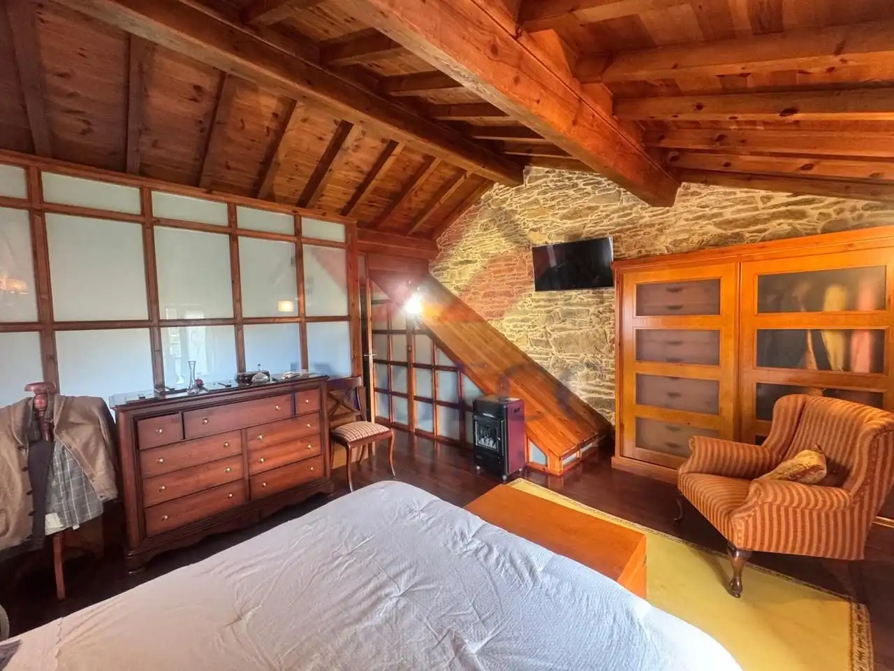 Casa rústica amb terrassa en venda a Leduzo, imagen 47