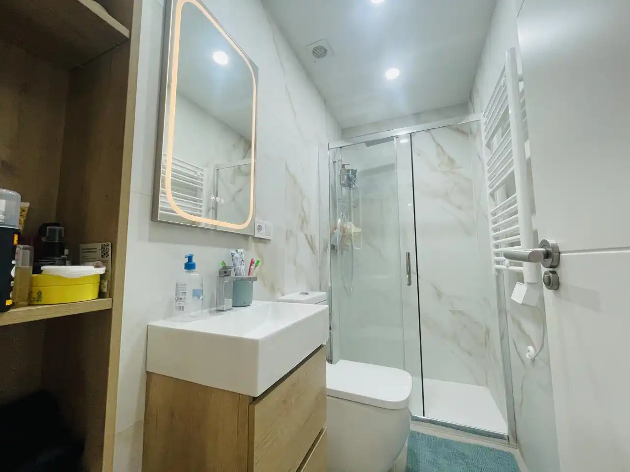 Bathroom of Flat for sale in Salut - Lloreda