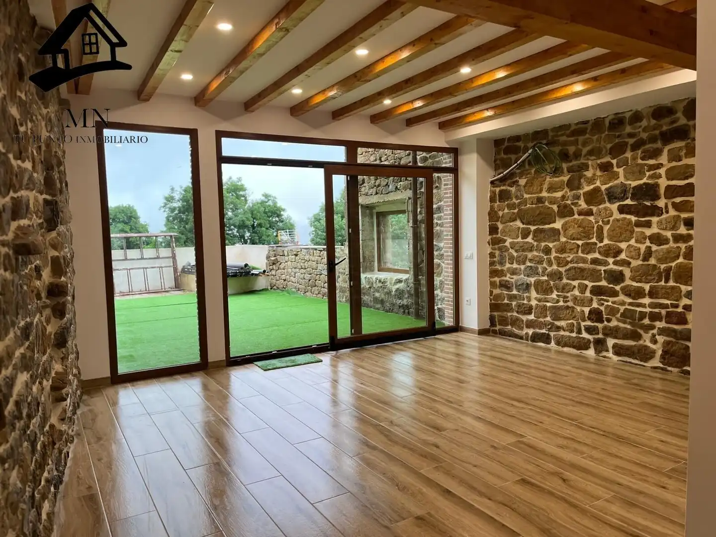 Terrassa de Finca rústica en venda en Villacarriedo amb Jardí privat