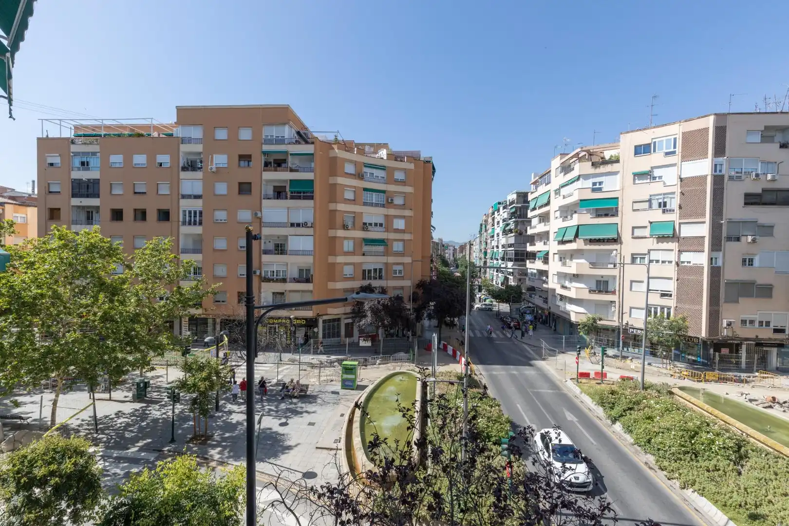 Außenansicht von Wohnung zum Verkauf in Granada mit Balkon