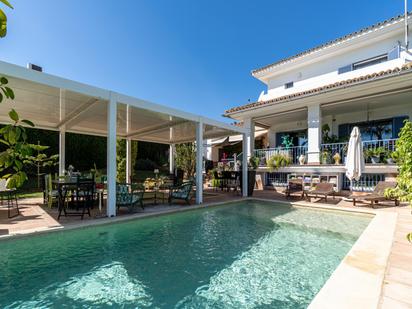 Swimming pool of House or chalet for sale in Sotogrande  with Air Conditioner, Heating and Private garden